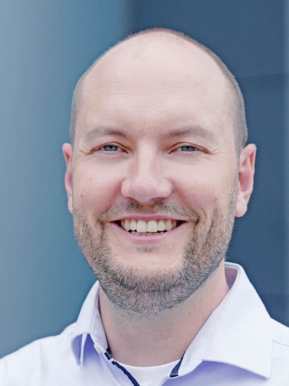 Martin Däumler von Fabmatics über den Nutzen von AGVs und die Vorteile, diese mittels der DUALIS Mobile Robots Bibliothek zu simulieren und zu validieren